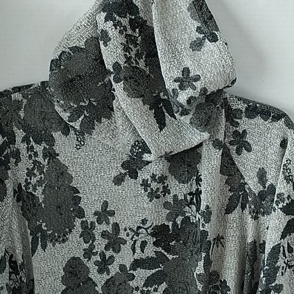 OneA Beach Coverup Gray Floral Gauzy Tie Front L - Picture 2 of 12